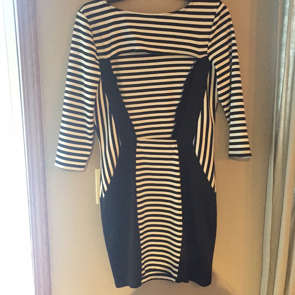 Striped Open Back Dress - Picture 2 of 4